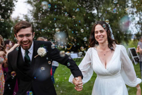 DJ mariages Caen - Mariées heureux